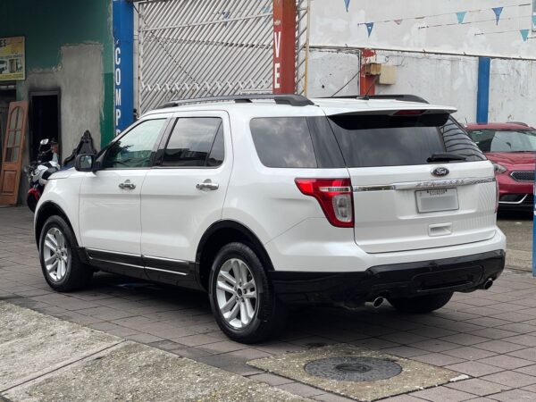 Ford Explorer - Image 6