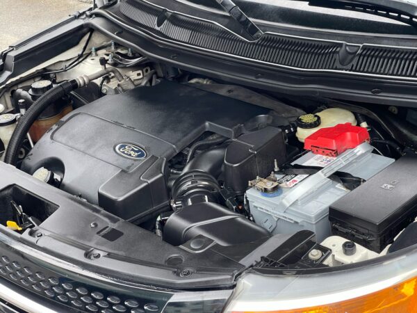Ford Explorer - Image 9