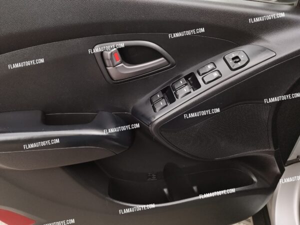 Hyundai Tucson ix - Image 8