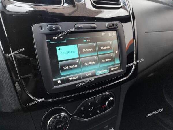 Renault Stepway - Image 13
