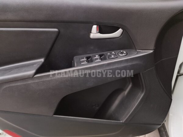 KIA SPORTAGE R - Image 12