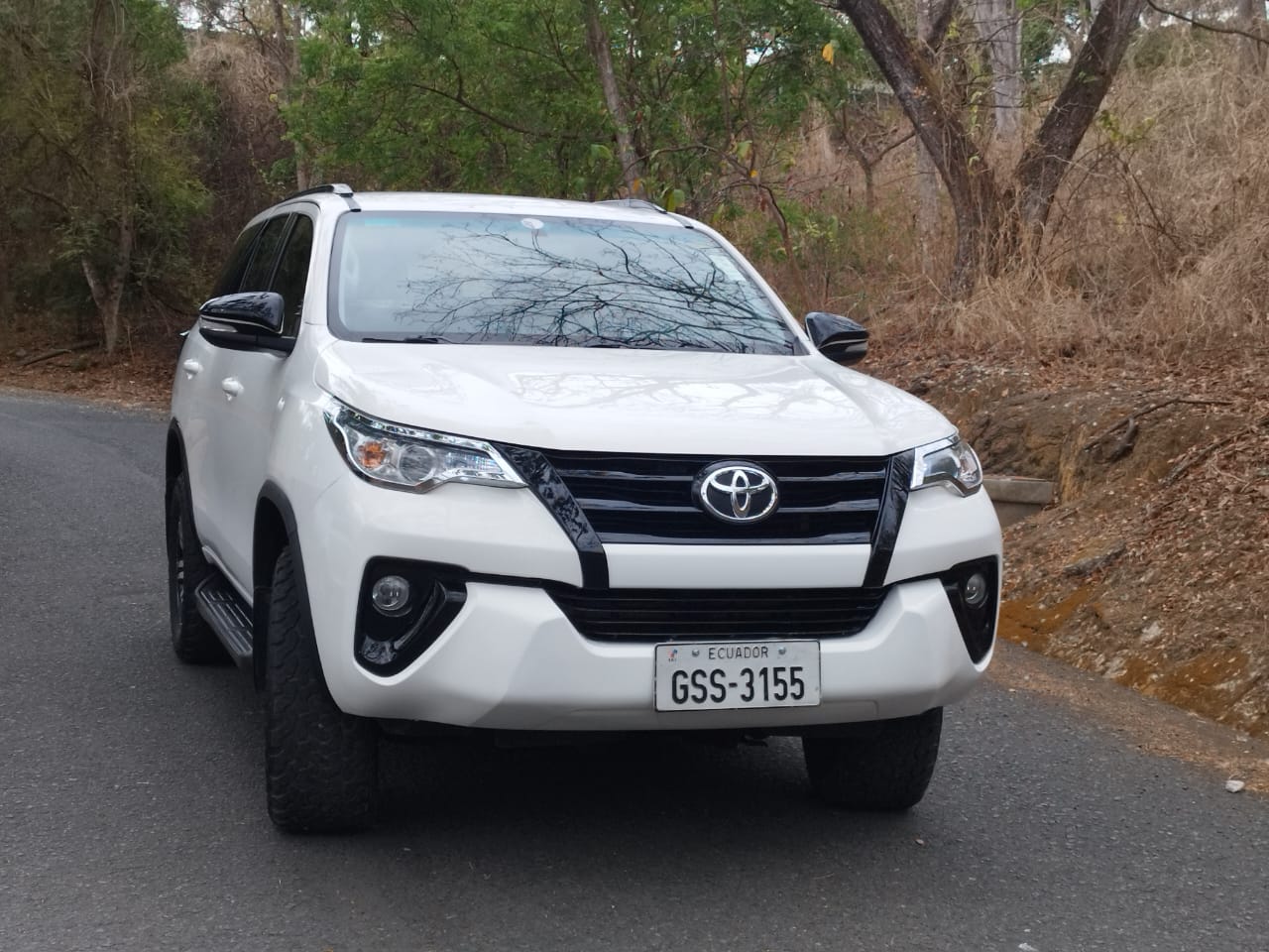 Toyota Fortuner 4x4 - Imagen 5