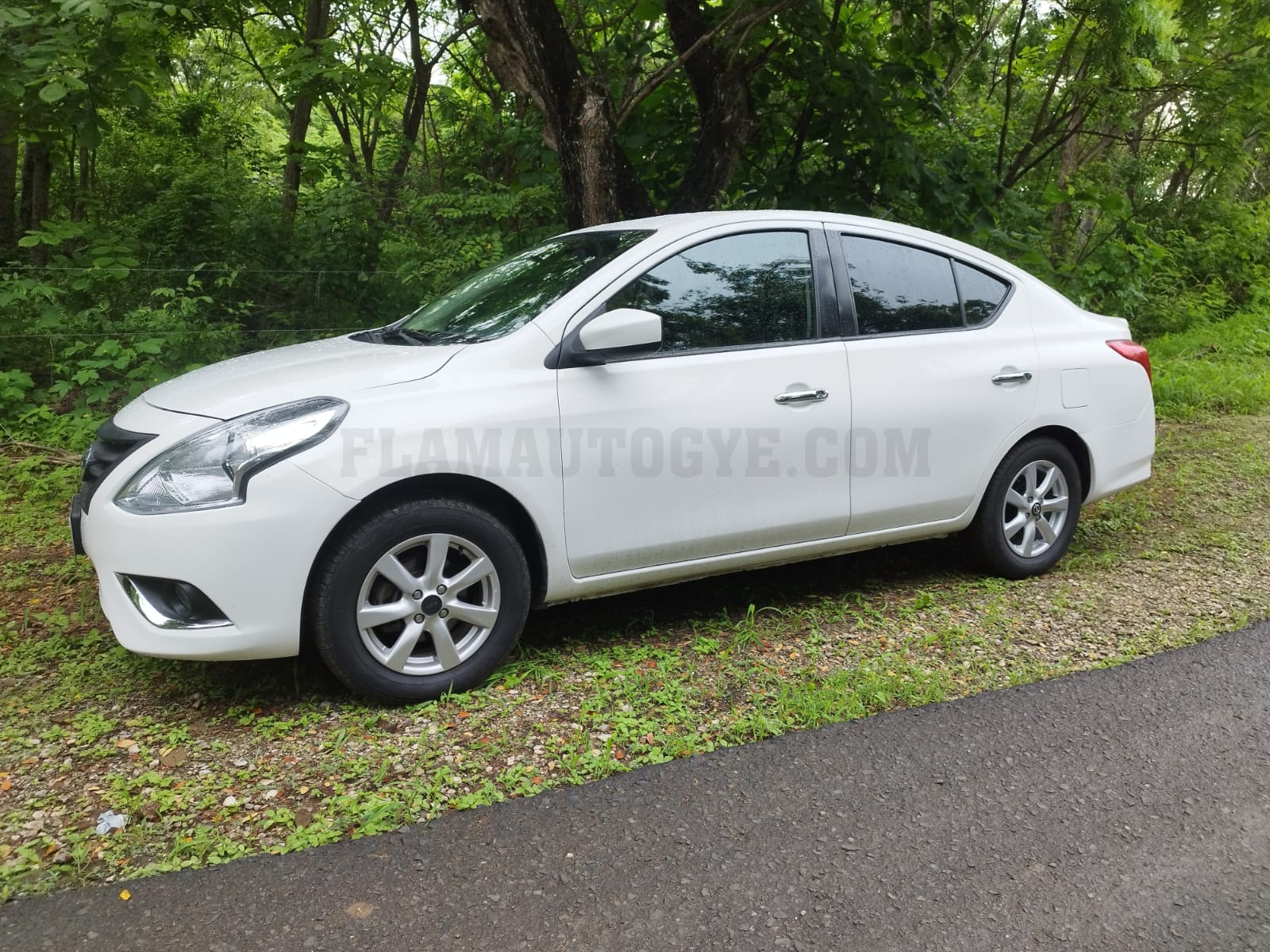 Nissan Versa - Imagen 8